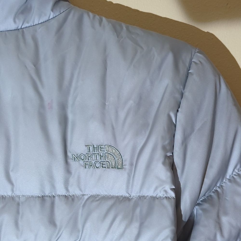 The North Face Women's Light Gray Puffer Jacket - Picture 10 of 16